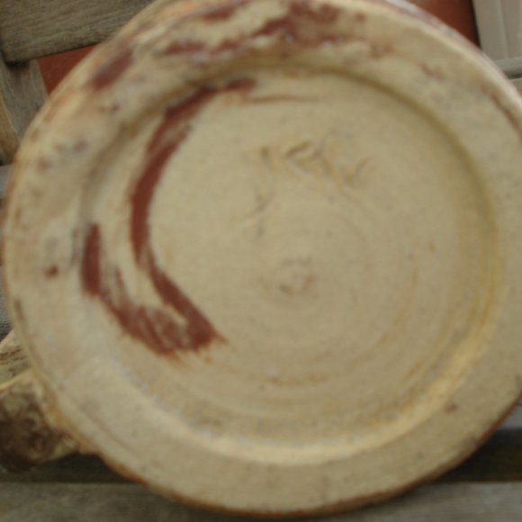 Handmade ceramic cup signed by artist - Picture 3 of 4